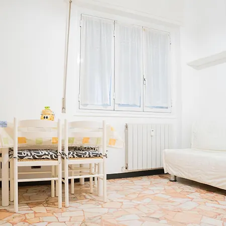 039c- Casa Residenziale A A 5 Minuti Dal Mare דירה לאווניה